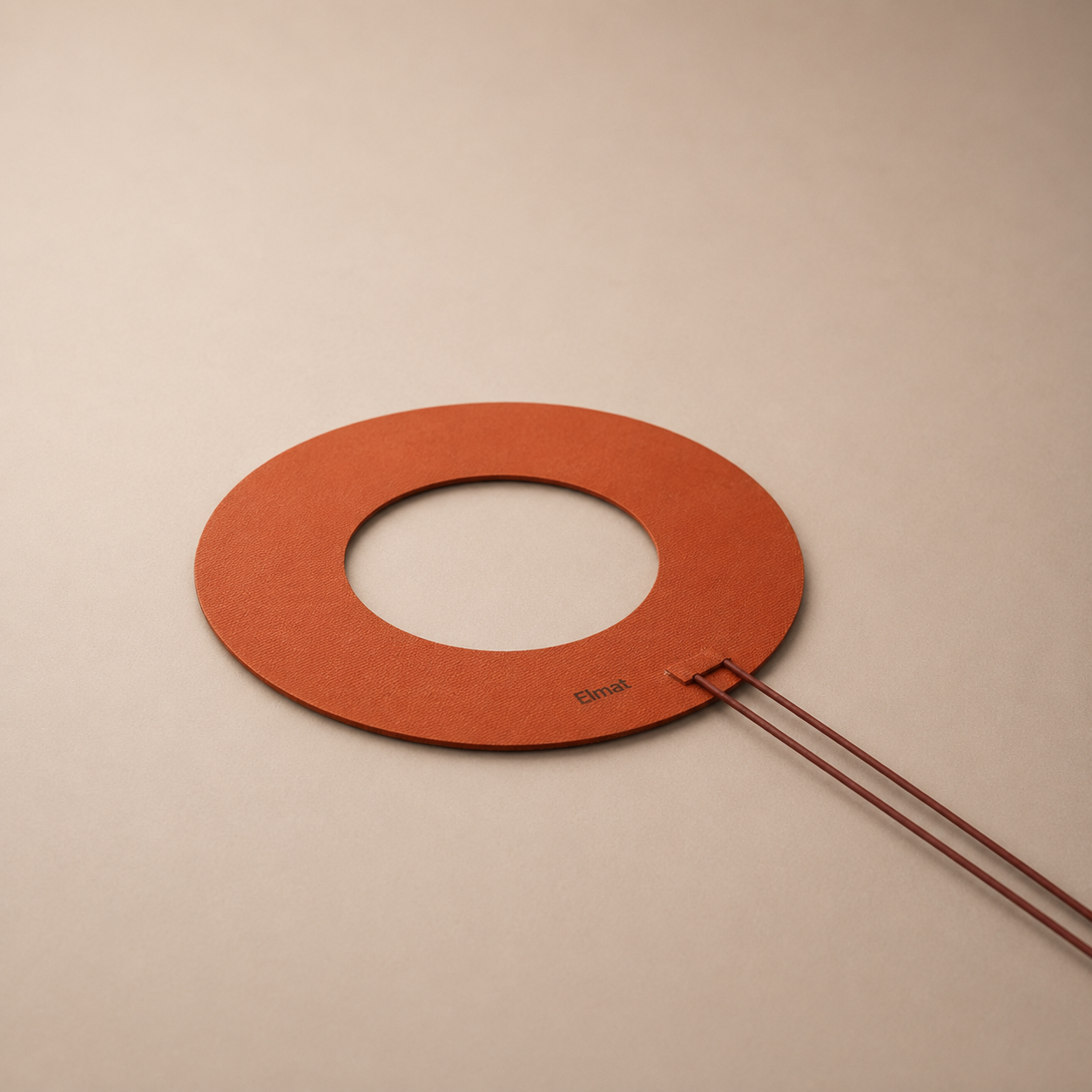 Round silicone flexible heating element for cylindrical surfaces