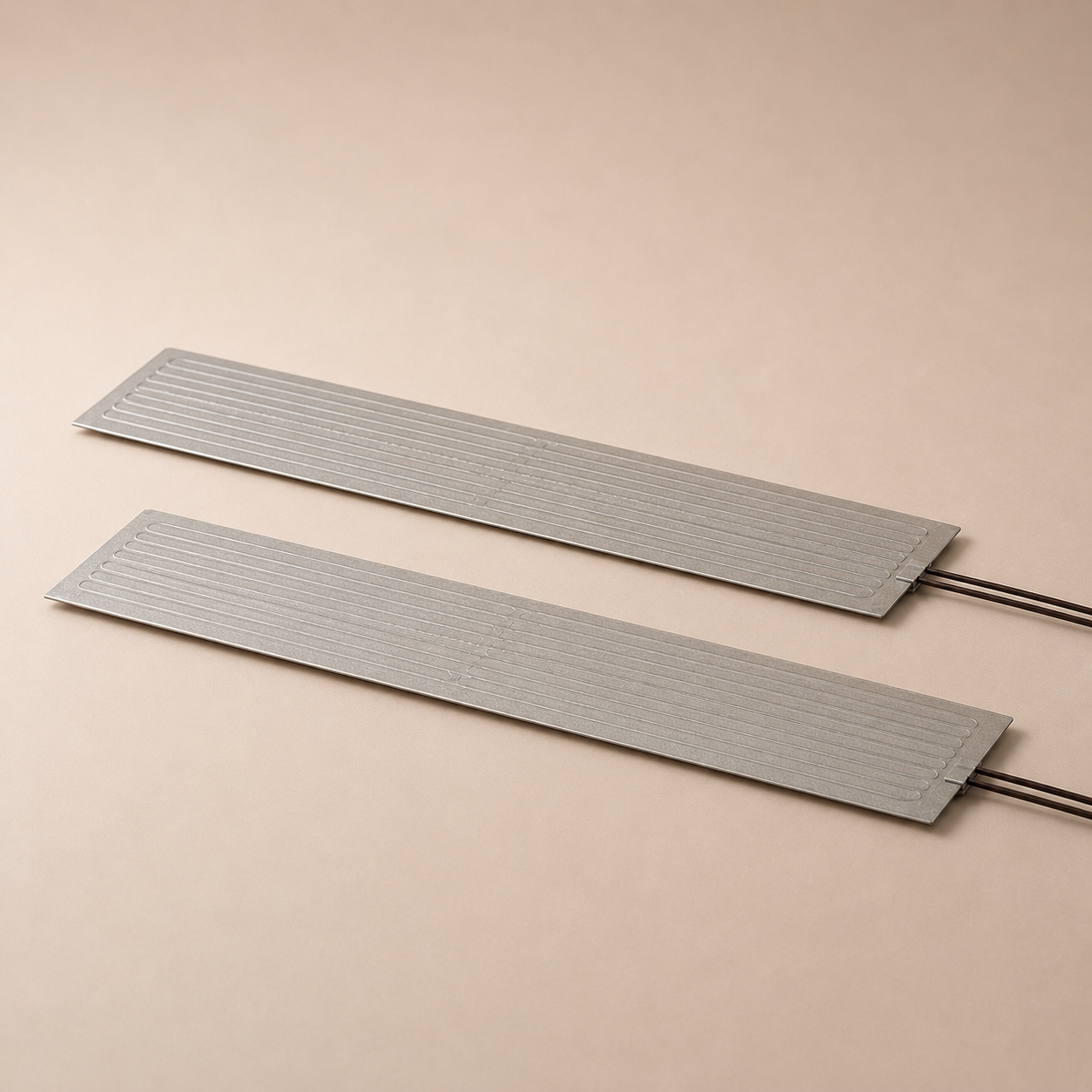 Elongated mica electric heating element for industrial equipment